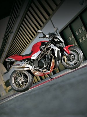 MV Agusta Brutale 990R/1090RR: На трек или в город?