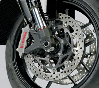 MV Agusta Brutale 990R/1090RR: На трек или в город?
