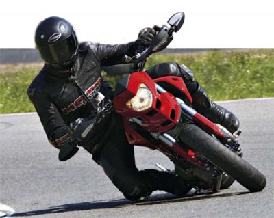 Ducati 1100 Hypermotard. На грани