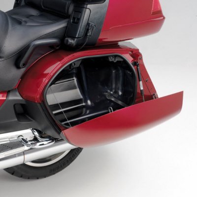 Super Grand Tourer, защитивший звание King Of Motocycle
