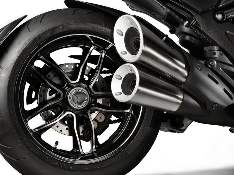  Ducati   Diavel Carbon 2016