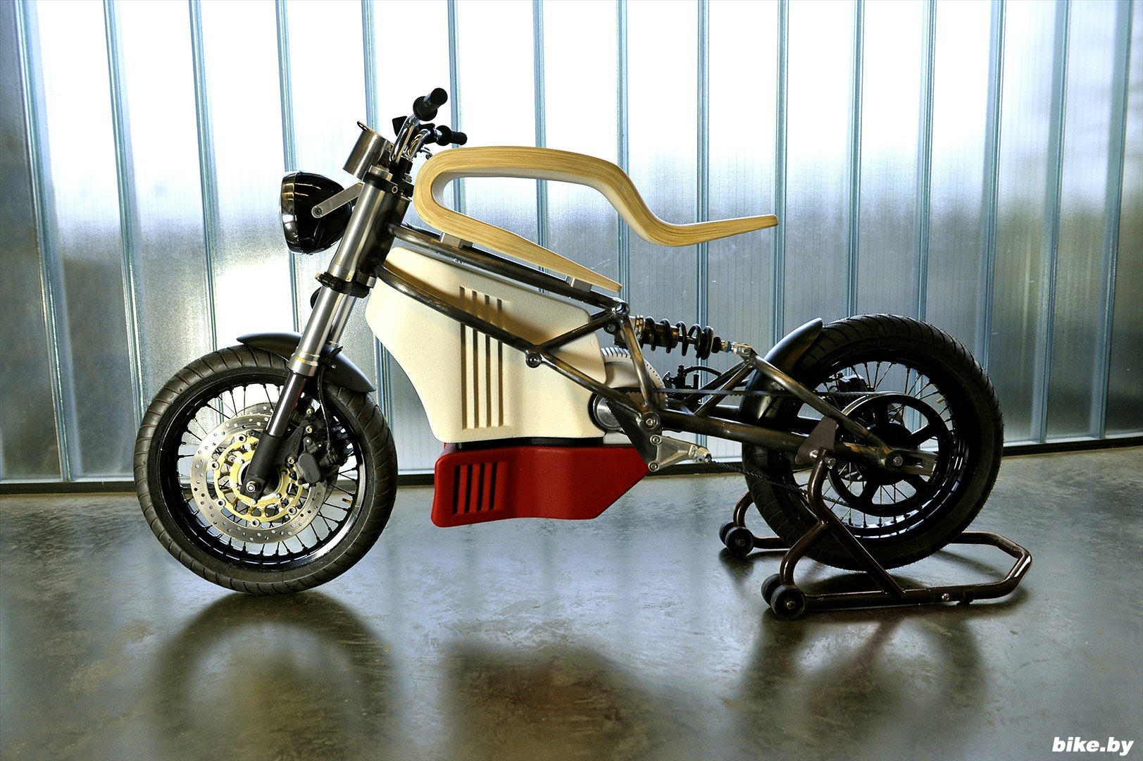 E-Raw – прототип электрического cafe-racer-а E-Raw – прототип электрического cafe-racer-а