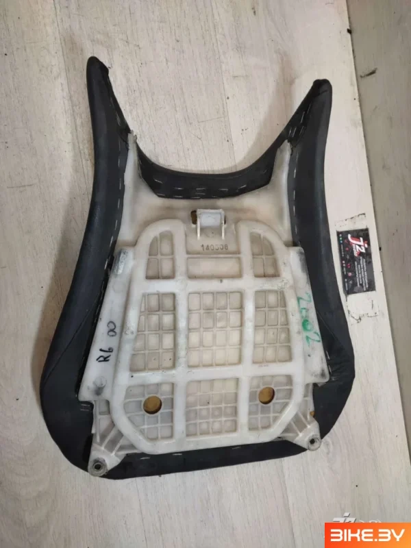 Сидение водительское Yamaha R6 (1999-2002)