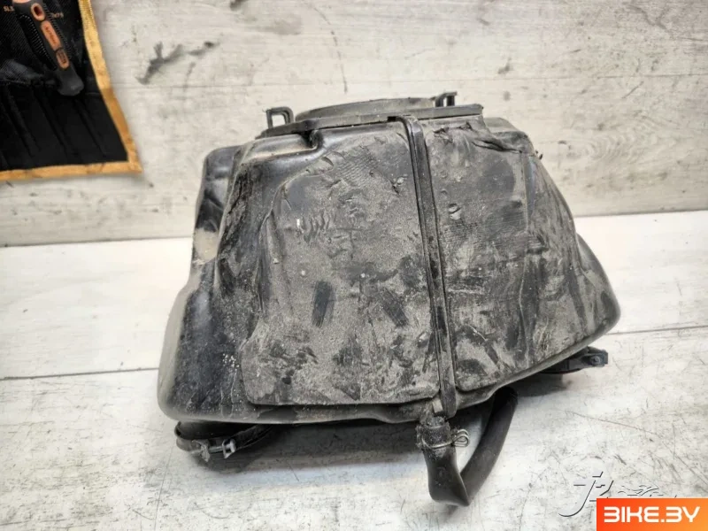 Корпус воздушного фильтра (AIRBOX) Suzuki GSX600F Katana (1988-1997)