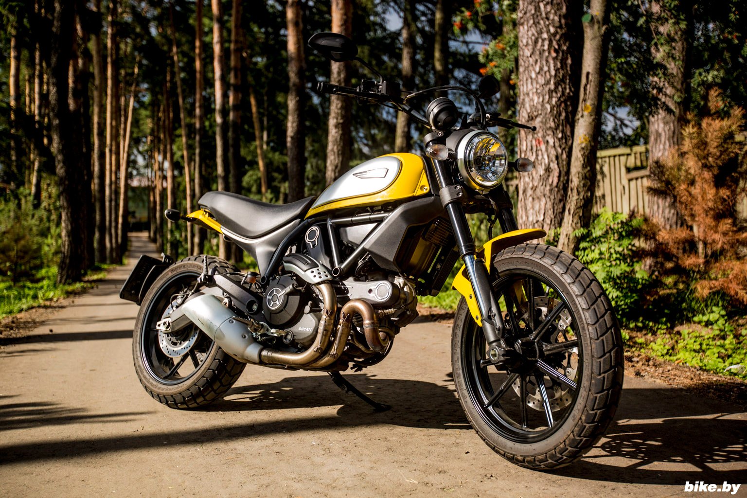 Тест-драйв мотоцикла Ducati Scrambler Icon Тест-драйв мотоцикла Ducati Scrambler Icon