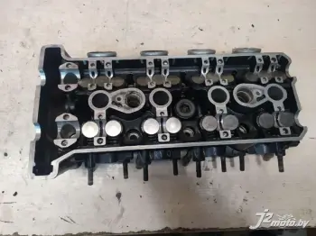Голова блока цилиндров Yamaha R1 (2000-2001)