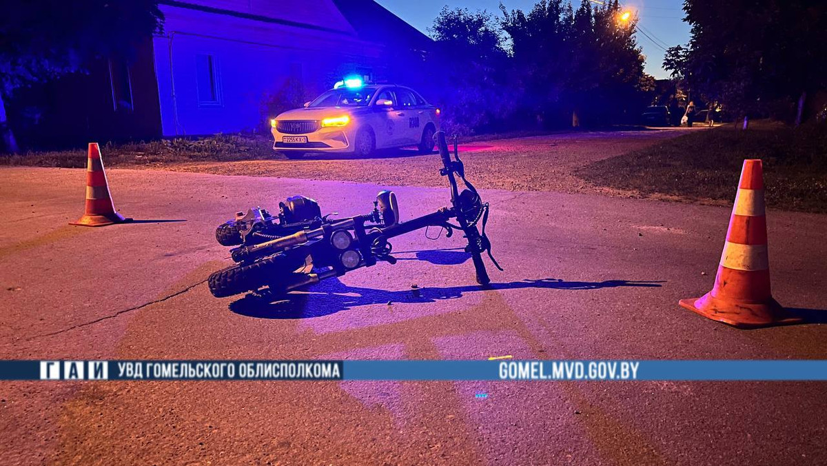 В Гомеле подросток на электросамокате столкнулся с микроавтобусом и попал в реанимацию В Гомеле подросток на электросамокате столкнулся с микроавтобусом и попал в реанимацию