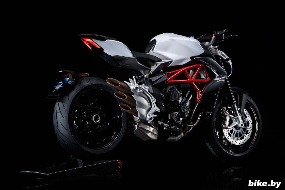 Новый нейкед MV Agusta Brutale 800 2016 ожидается в середине года Новый нейкед MV Agusta Brutale 800 2016 ожидается в середине года