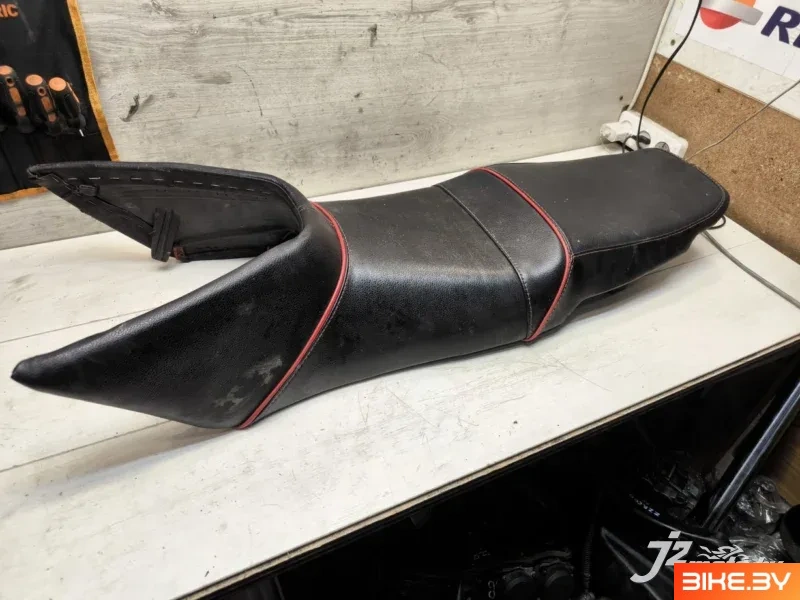 Сидение Honda VFR750F (1990-1993)