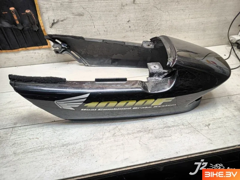 Элемент пластика задний Honda CBR1000F (1993-1999)