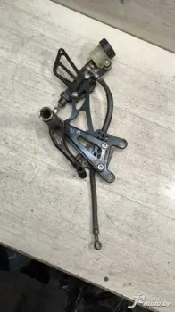 Кронштейн боковой подножки с машинкой Yamaha R1 (2007-2008)