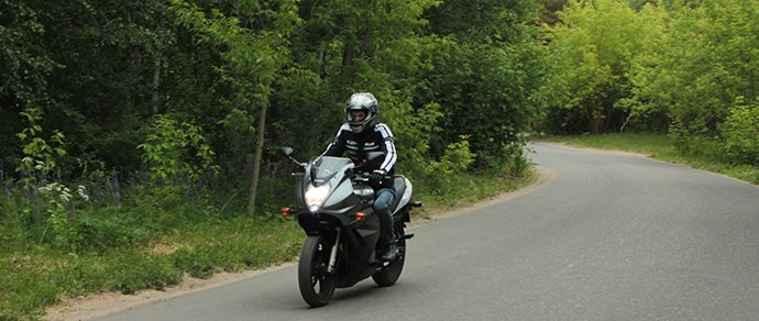 Suzuki GS500: идеален для городских «покатушек». Но стоит ли пересаживаться с четырех колес на два? Suzuki GS500: идеален для городских «покатушек». Но стоит ли пересаживаться с четырех колес на два?