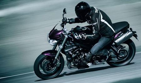 Тriumph представил новый Street Triple Тriumph представил новый Street Triple