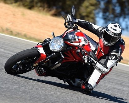 Изгоняющий дьявола. Ducati Monster 1200 R Изгоняющий дьявола. Ducati Monster 1200 R