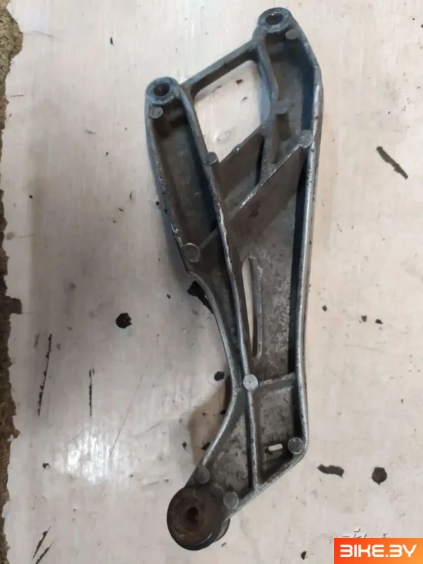 Кронштейн боковой подножки Honda CBR1100XX (1996-1998)