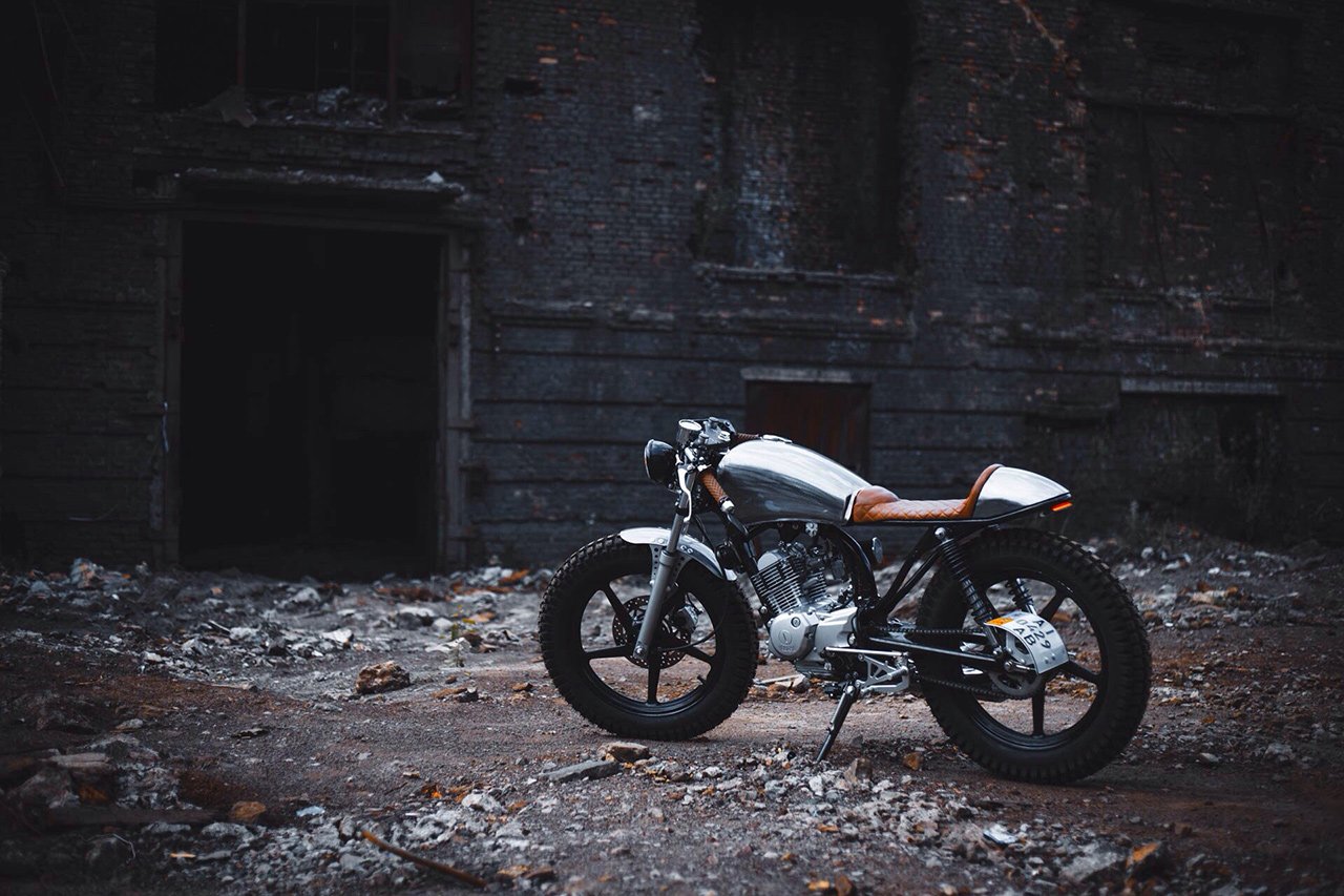 Украинские кастомайзеры построили cafe-racer на базе Yamaha YBR 125 Украинские кастомайзеры построили cafe-racer на базе Yamaha YBR 125