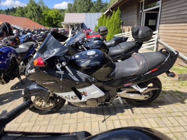 Honda CBR, 1999 г.