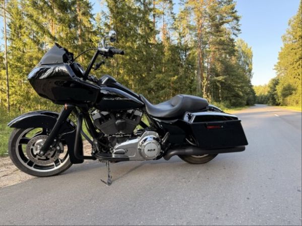 Harley-Davidson Road Glide FLTRX Black, 2011 г.