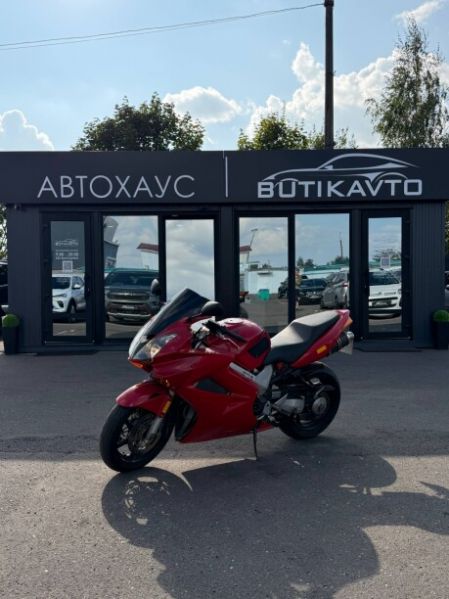 Honda VFR, 2002 г.