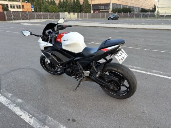  EX 650