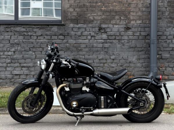 Triumph Bonneville Bobber, 2017 г.
