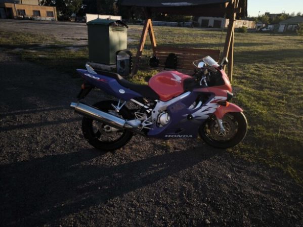 Honda CBR f4, 2000 г.