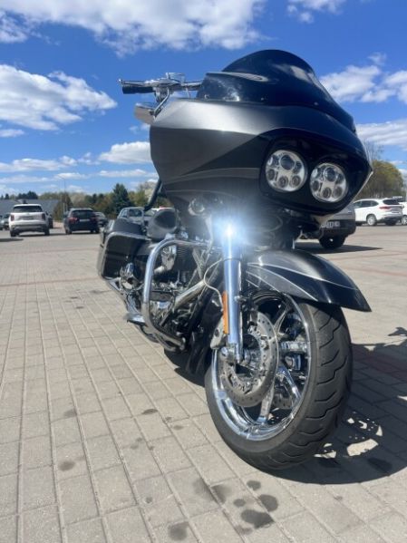 Harley-Davidson CVO RoadGlide FLTRUSE, 2011 г.
