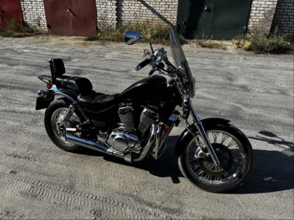 Suzuki Intruder vs 800 GLP, 2000 г.