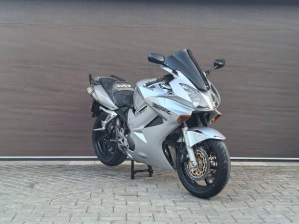 Honda VFR, 2002 г.