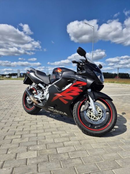 Honda CBR, 2000 г.