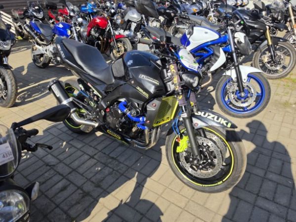 Suzuki GSR, 2010 г.