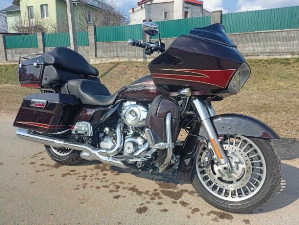 Harley-Davidson Road Glide FLTRU, 2011 г.