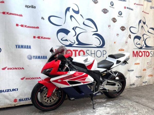 Honda CBR 1000RR Fireblade, 2004 г.
