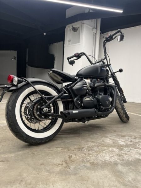 Triumph Bonneville bobber black, 2019 г.