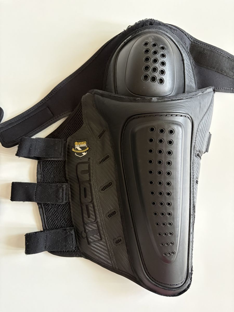 Наколенники Icon Field Armor Protect Us