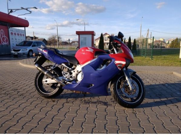 Honda CBR F4, 1999 г.