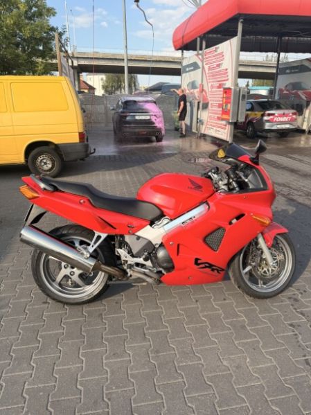 Honda VFR, 2002 г.