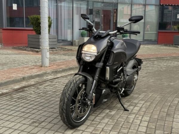 Ducati Diavel Carbon, 2011 г.