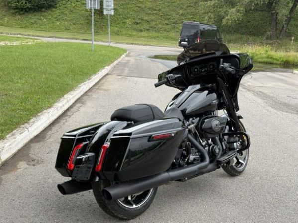 Harley-Davidson Street Glide, 2024 г.