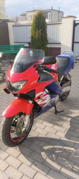 Honda CBR F4, 2000 г.