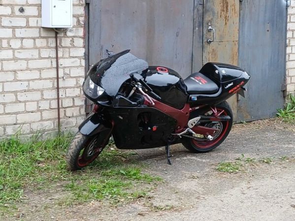 Suzuki GSX-R, 2000 г.