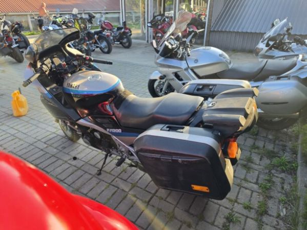 Yamaha FJ, 1991 г.