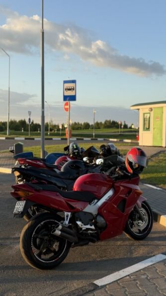 Honda VFR, 2000 г.