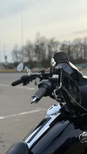Harley-Davidson Electra Glide FLHTCU Ultra Classic на широкой раме, 2012 г.