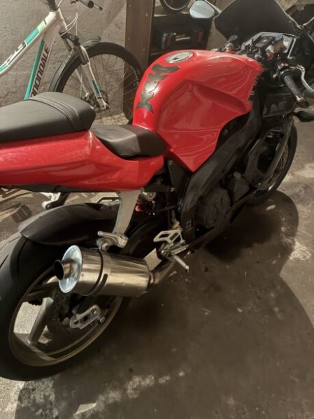 Aprilia RSV mile, 2001 г.