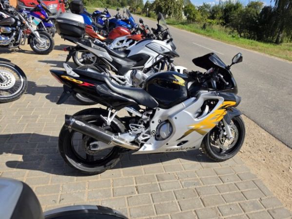 Honda CBR Ф4, 1999 г.