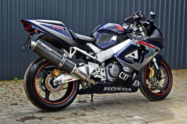 Honda CBR 900 RR, 2001 г.