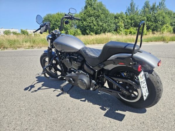 Harley-Davidson Softail FXBBS Street Bob, 2022 г.