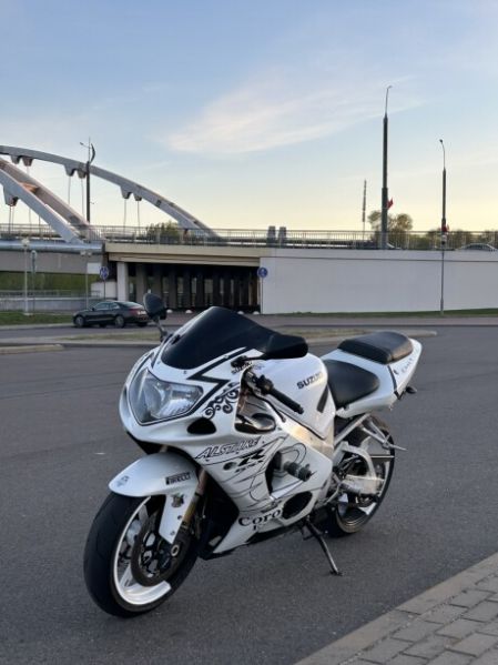 Suzuki GSX-R, 2002 г.