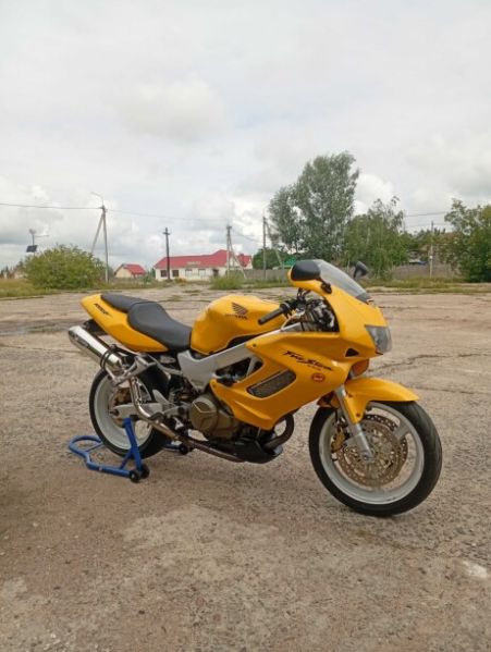 Honda VTR, 1998 г.